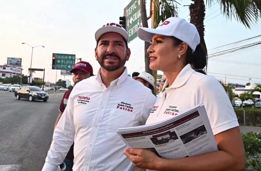  Entrega Diputado Juan Carlos Patrón su Informe Legislativo en cruce vial de Mazatlán