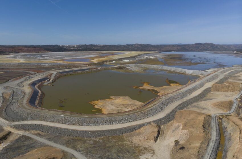  Las colosales balsas mineras de Riotinto prevén crecer 42 metros de altura y los vecinos …