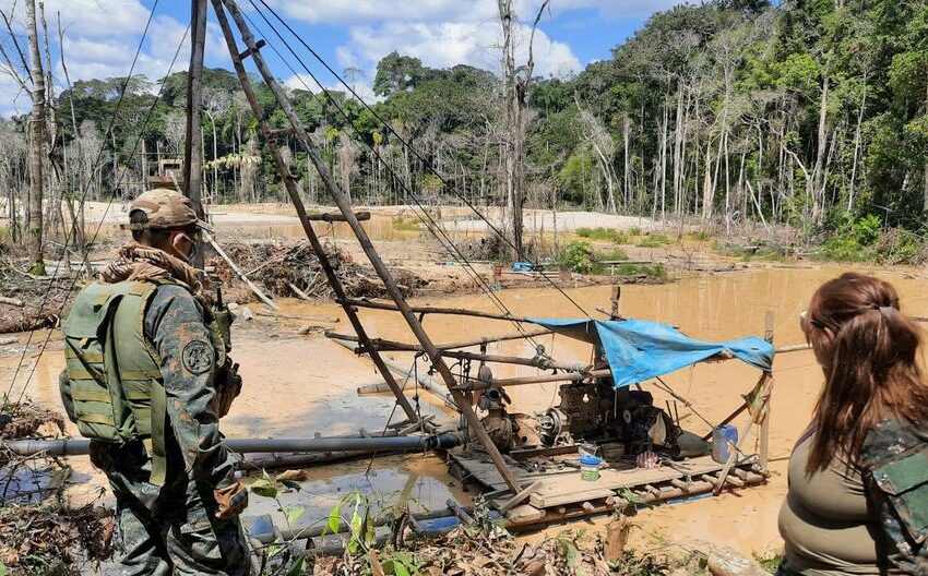  Documental retrata la lucha de los indígenas contra la minería ilegal en la Amazonía