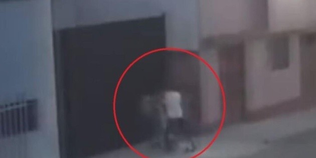  Estudiantes dan golpiza a compañeros y los mandan al hospital, en Puebla (VIDEO)