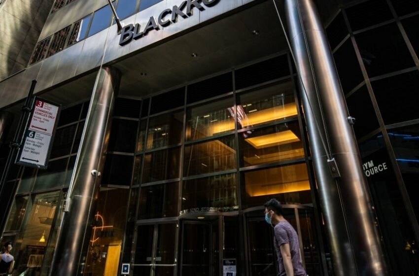  Fondo Blackrock rebajó su participación en Sabadell y se queda con 3,96% del capital