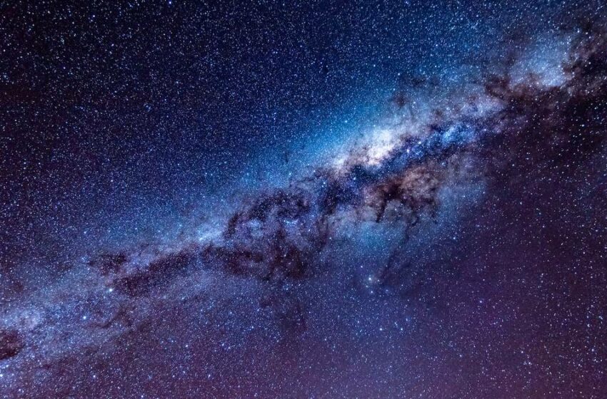  Científicos encuentran un “símbolo de interrogación espacial” con el telescopio James Webb: De qué se trata