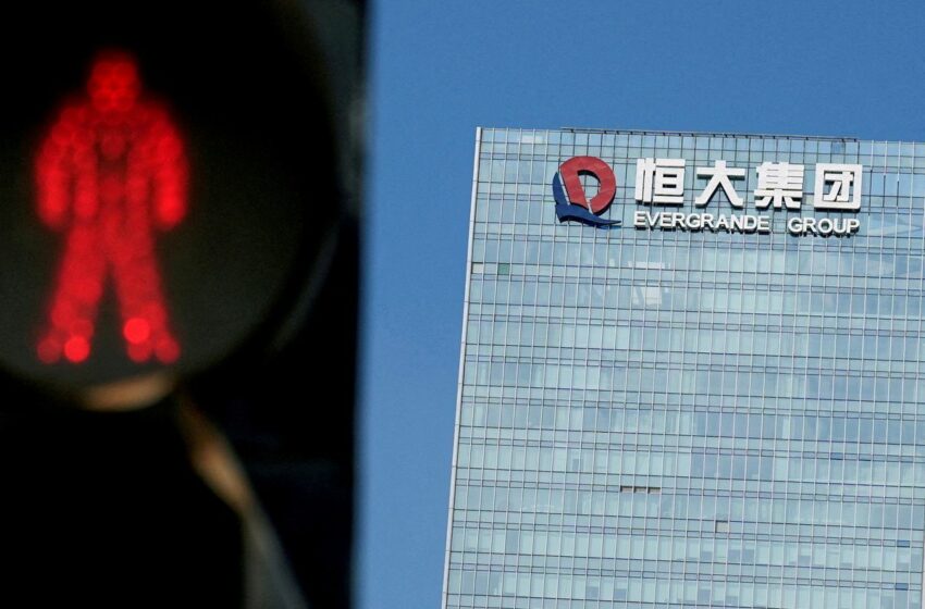  Las acciones de la promotora china Evergrande se hunden casi un 87% en su regreso a Bolsa