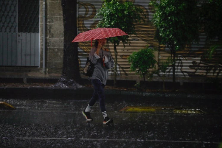  Prevé SMN lluvias "muy fuertes" en siete entidades esta noche – La Jornada