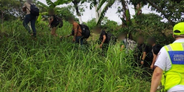  Rescatan 89 migrantes a bordo de un autobús abandonado en Veracruz