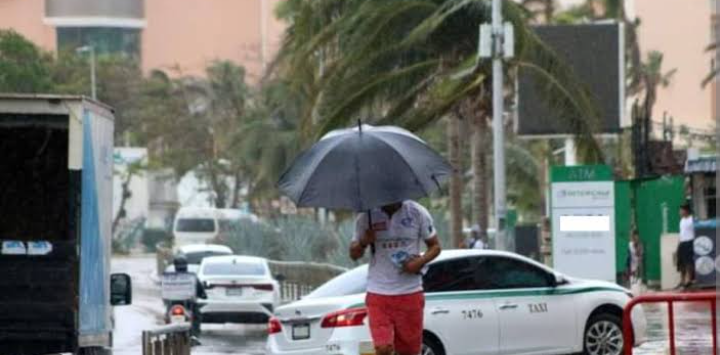  Se Mantendrá el Mal Tiempo en Cancún y Todo Quintana Roo por las Ondas Tropicales 26 y 27