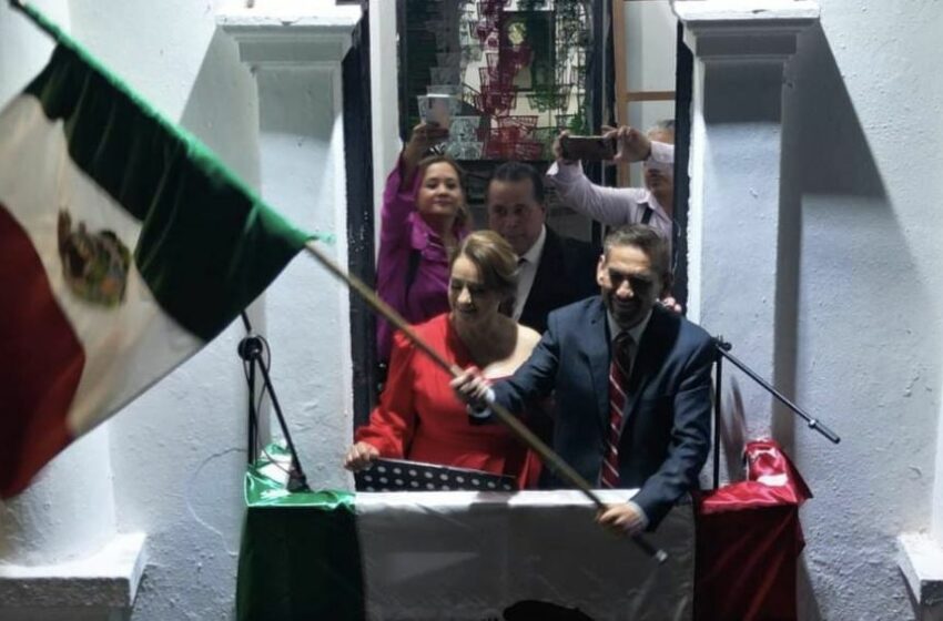  Alcalde de Huatabampo, Sonora y su peculiar grito de independencia: "¡Viva el erótico …