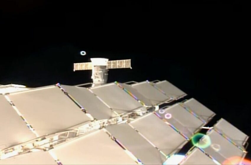  La agencia espacial rusa informa de una fuga de líquido en la Estación Espacial Internacional