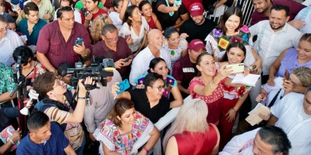  Claudia Sheinbaum y Mario Delgado firman acuerdo de unidad en Playa del Carmen