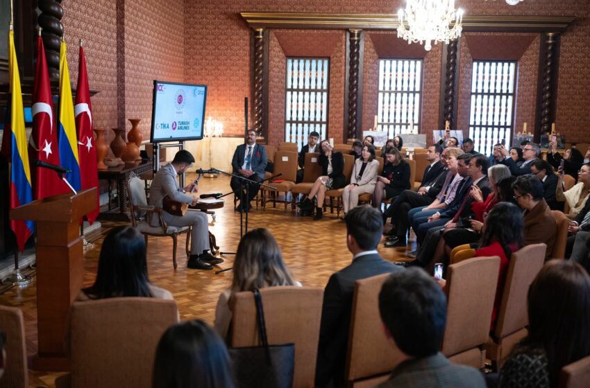  Conmemoración del Centenario de la República de Türkiye y 500 años de su servicio diplomático