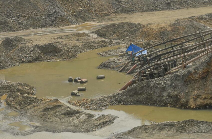  Cooperativas mineras en Bolivia toman polémica decisión de sustituir el mercurio por cianuro