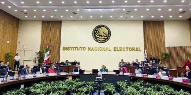  Se hacen bolas en INE y batean por ahora reforma de paridad