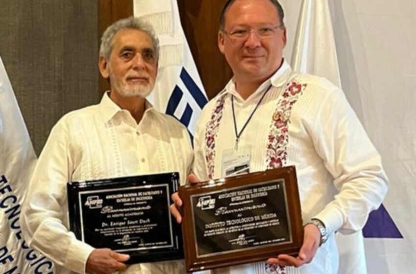  Recibe premio por sus trabajos como educador – Diario de Yucatán
