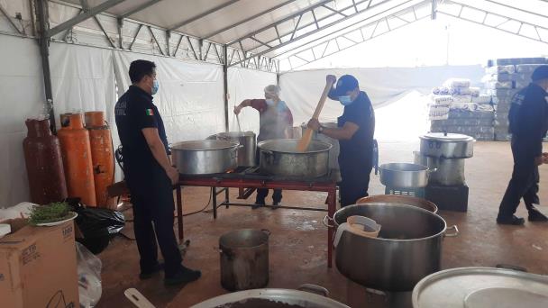  Cocina Móvil de la Secretaría de Seguridad Pública ha distribuido alimentos a familias …