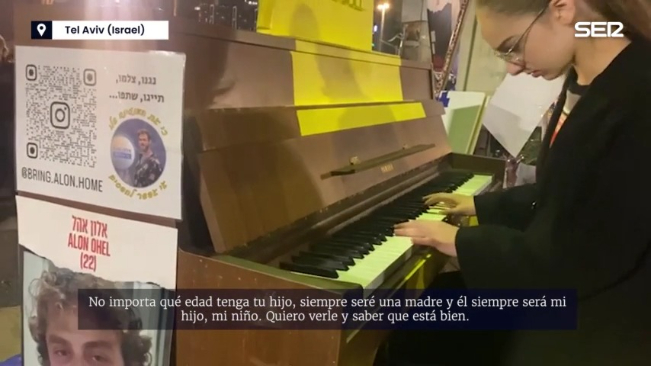 El piano que espera a Alon, un joven que sigue secuestrado por Hamás 60 días después del inicio de la guerra