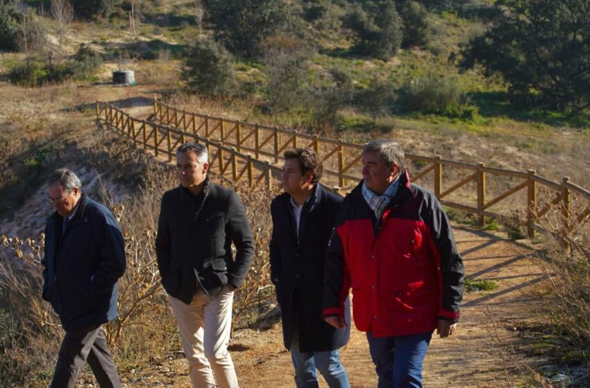  El consejero de Medio Ambiente visita los trabajos de renovación de cuatro colectores en Las Rozas