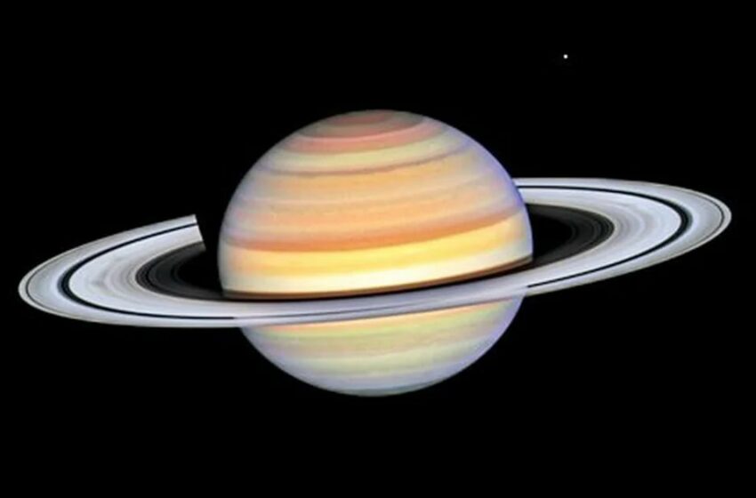  El telescopio Hubble logró una imagen ultranítida de un “fantasmal” y estacional fenómeno en Saturno