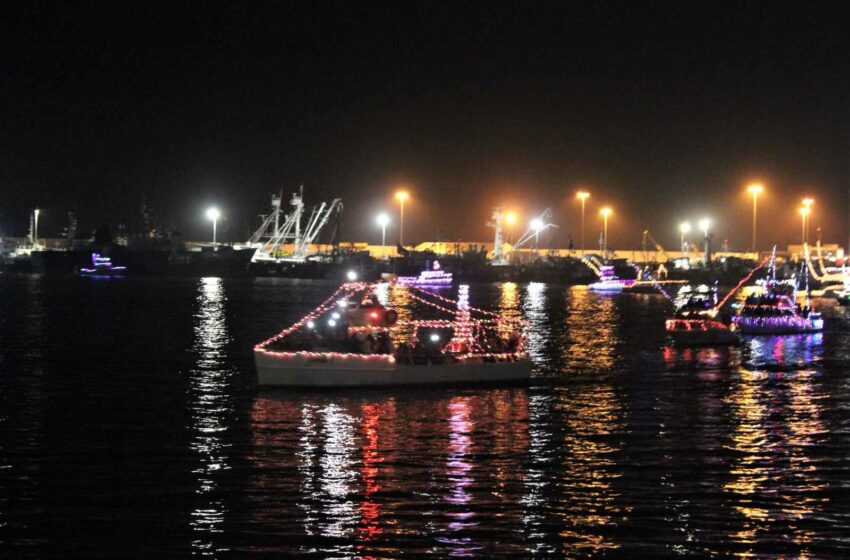  DESFILE DE EMBARCACIONES ILUMINADAS EN ENSENADA | únicoBC revista de Baja California