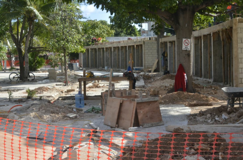  Vecinos de Cancún denuncian 'tortuguismo' en la remodelación del Parque de Las Palapas