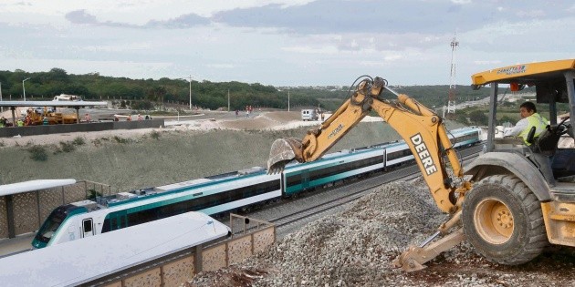  Con sobrecosto y pendientes, AMLO inaugura primer tramo del Tren Maya