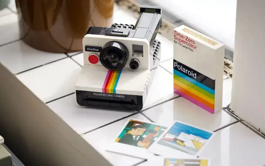  Lego y Polaroid se unen para crear una cámara de juguete