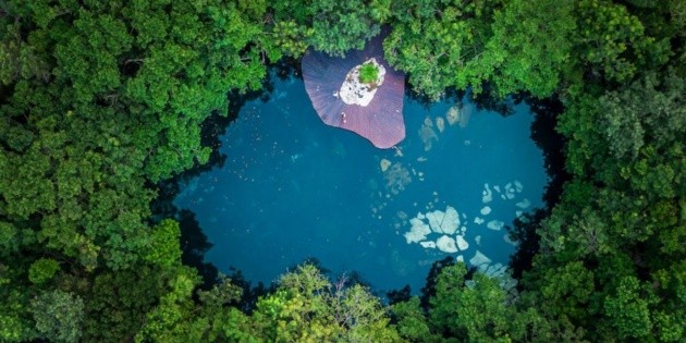  Expertos alertan por microplásticos en cenotes de Mérida