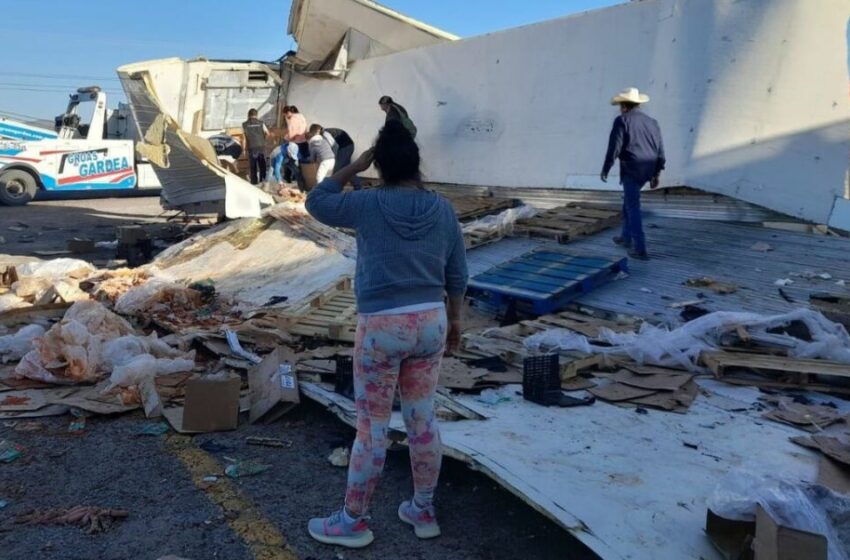  Tren embiste a trailer de alimentos en Naica Chihuahua y se desata rapiña – ADN 40