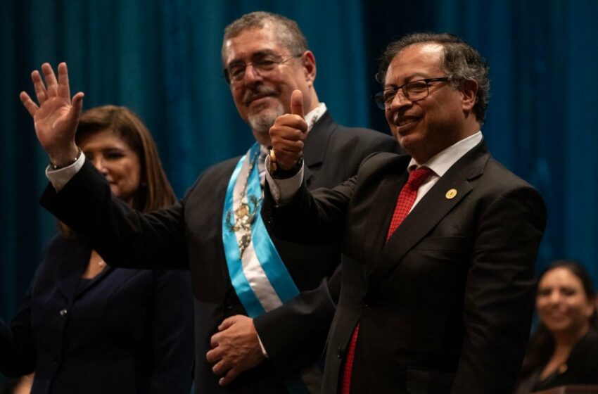  Petro vuelca el peso diplomático de Colombia en respaldo de Arévalo en Guatemala