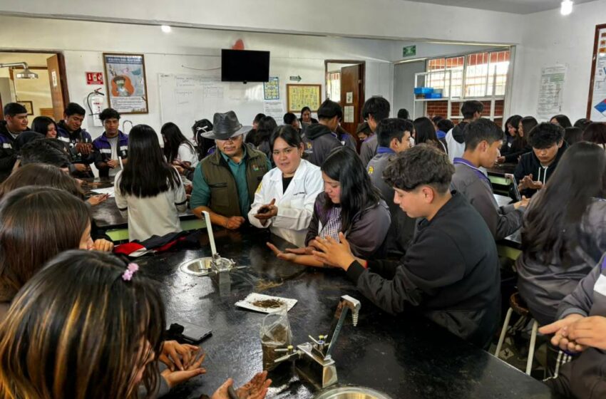  Asesora Secretaría de Medio Ambiente al plantel 19 del Cobat para obtener certificación ambiental