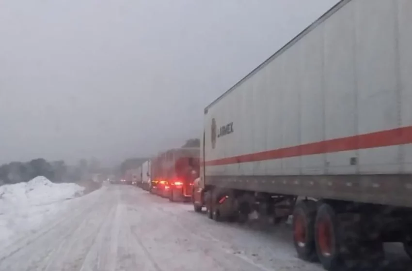  Temporal afecta al transporte, carretera a Sonora está cerrada desde el sábado