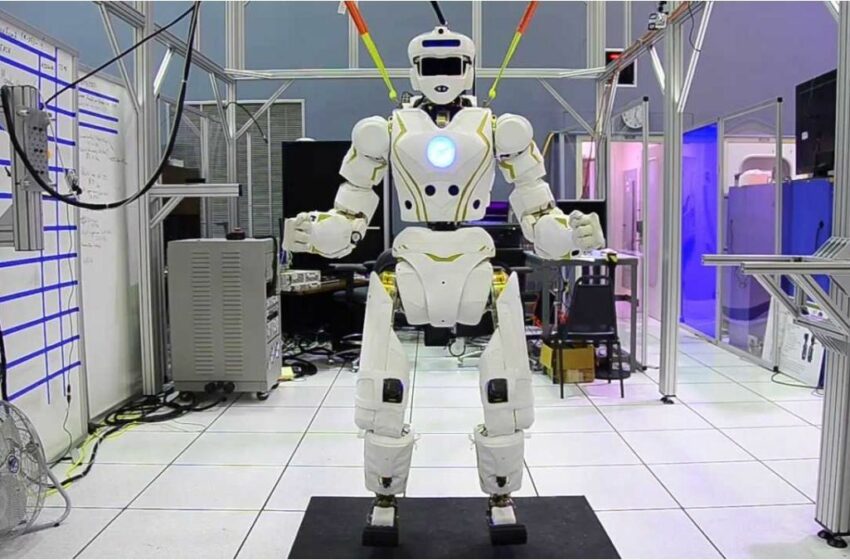  La NASA presentó a Valkyrie, su nuevo robot humanoide