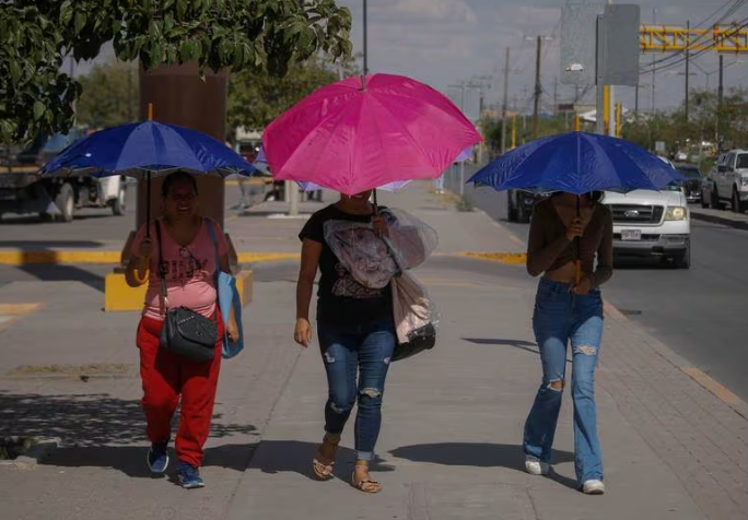  Calor 'burla' al Frente frío 38: Entra este miércoles con lluvias… pero 17 estados se 'rostizarán'