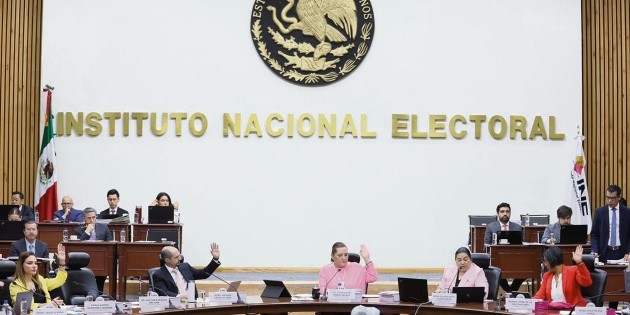  El INE “perdona” a Morena más de 15 millones de pesos