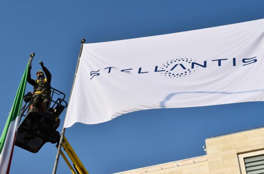  Stellantis anticipa un «año turbulento» tras baja de 10% en su beneficio