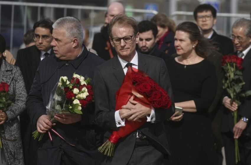  Embajadores de todo el mundo ofrecen su apoyo a las familias de las víctimas del atentado de Moscú