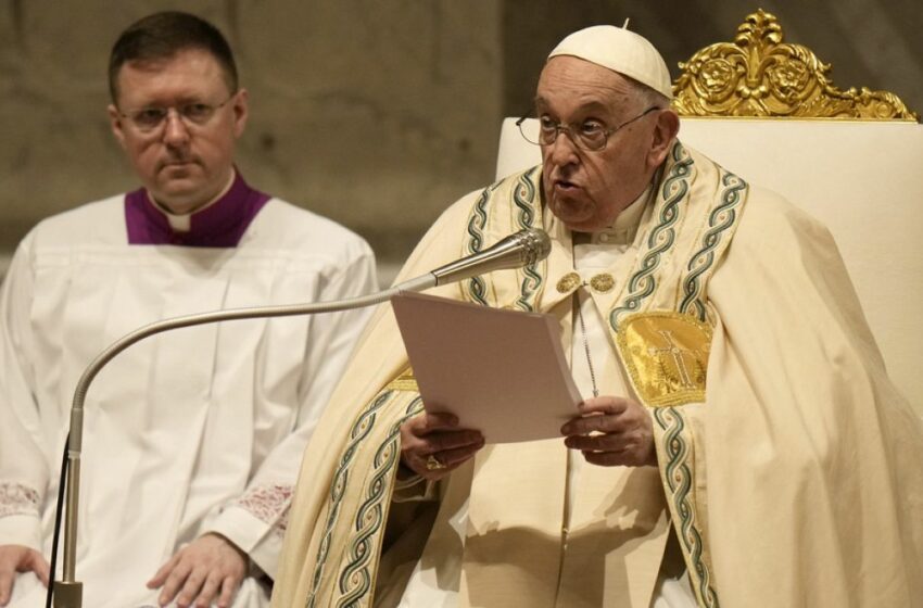  El Papa lee la homilía en la vigilia y Francia e Italia refuerza su seguridad en Pascua