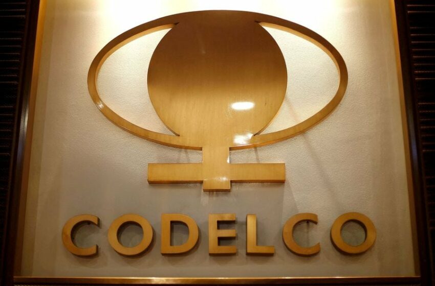  Aportes de Codelco al Fisco cayeron 38% en 2023 tras un desplome en sus excedentes