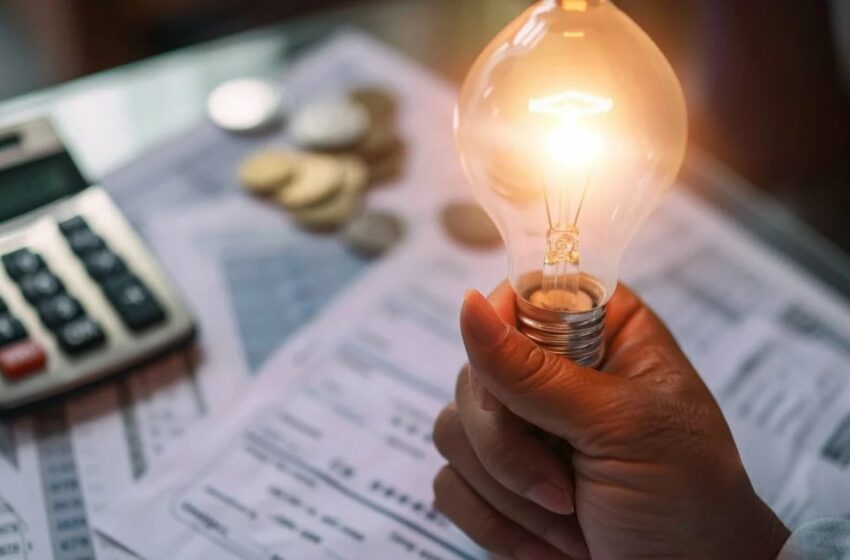  La factura de la luz será más cara a partir del mes de abril: las razones del aumento de precio