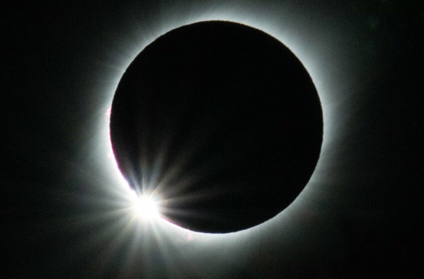  Un eclipse de luna ocurrirá esta madrugada ¿podrá verse en Chicago? Te decimos aquí.