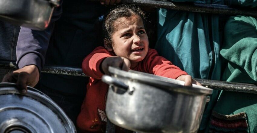  Comienzan a morir niños a causa del hambre en Gaza – Pie de Pagina