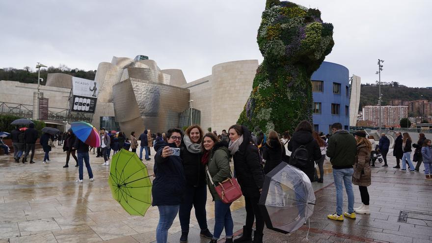 Turistas disfrutan de Bilbao durante el puente de diciembre