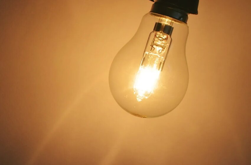  Precio de la luz por horas mañana, 28 de abril: cuándo es más barata y más cara en el día
