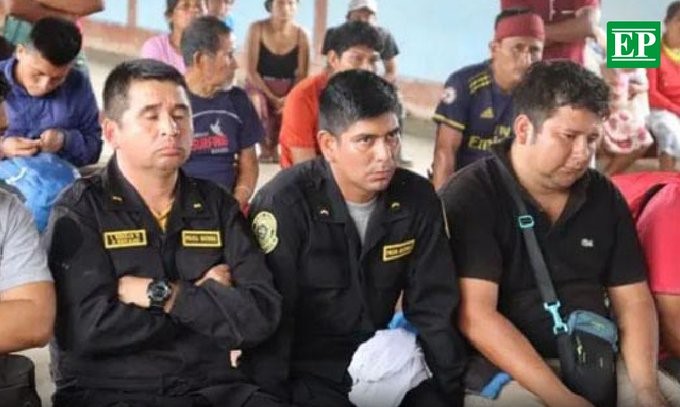  Etnia amazónica peruana rechaza operación para liberar a policías ligados a minería ilegal