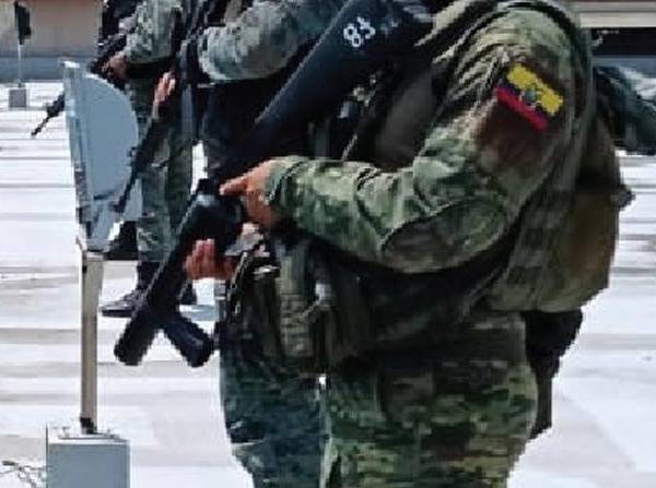  Ejército abate a un sujeto en operación contra la minería ilegal en Orellana