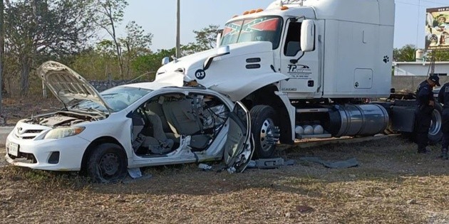  Conductor de tráiler ocasiona accidente tras quedarse dormido en carretera Mérida-Campeche