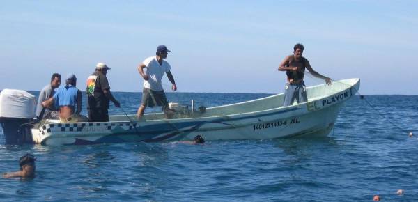  Pescadores Amenazan al Gobierno con Bloquear las Elecciones en el Oriente de Yucatán