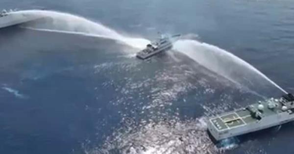  Dispara China cañones de agua a barcos filipinos – Pulso