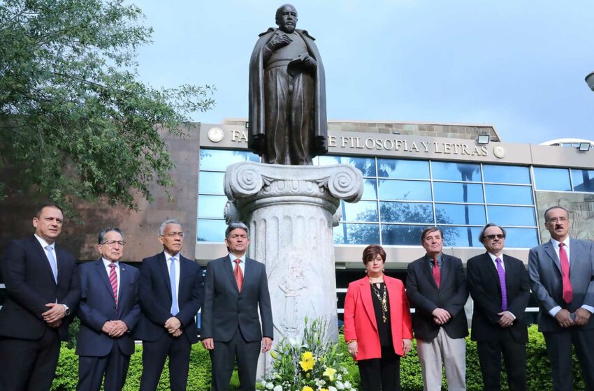  Rinde UANL homenaje a Alfonso Reyes