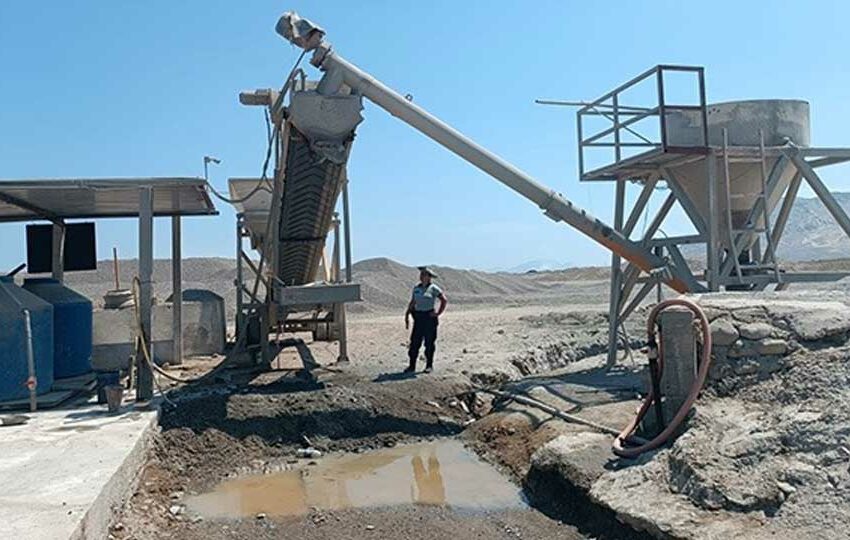  La Libertad: Policía incauta maquinaria de la minería ilegal y detiene a cinco extranjeros