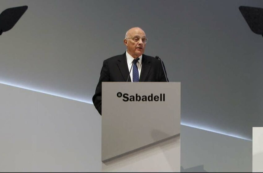 Sabadell reúne este lunes al consejo para decidir si rechazar la oferta de BBVA o renegociarla